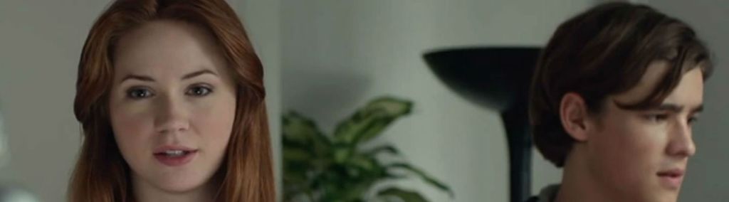 Karen Gillan and Brenton Thwaits in 'Oculus' (Relativity Media)